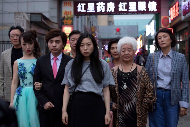 Những lát cắt hé lộ vẻ đẹp kỳ lạ của viên ngọc trong đá “The Farewell” - 2 Những lát cắt hé lộ vẻ đẹp kỳ lạ của viên ngọc trong đá “The Farewell” - 2