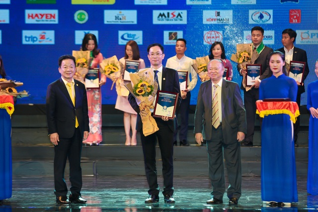 Văn Phú - Invest được tôn vinh tại Đêm doanh nghiệp 2019 - 2 Văn Phú - Invest được tôn vinh tại Đêm doanh nghiệp 2019 - 2