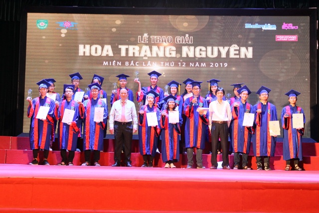 176 học sinh phía Bắc được trao giải Hoa Trạng Nguyên 2019 - 3 176 học sinh phía Bắc được trao giải Hoa Trạng Nguyên 2019 - 3