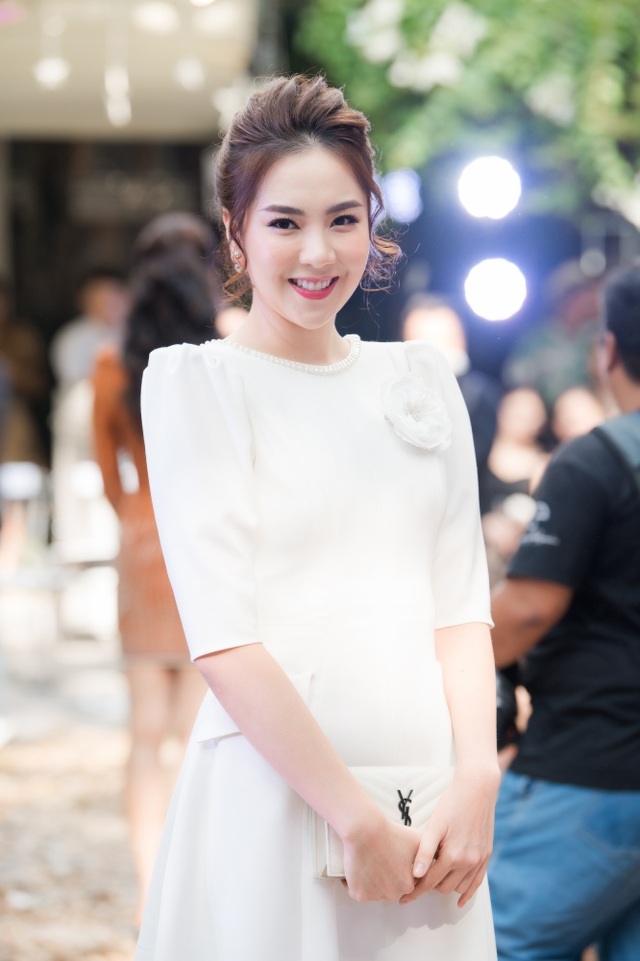 Mai Phương Thuý tiết lộ thích “đẻ cả bầy con” khi hội ngộ loạt bà bầu showbiz - 16 Mai Phương Thuý tiết lộ thích “đẻ cả bầy con” khi hội ngộ loạt bà bầu showbiz - 16