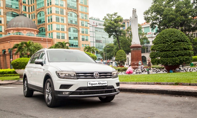 Tặng 1 năm bảo hiểm vật chất và bảo dưỡng khi mua VW Tiguan Allspace - 2