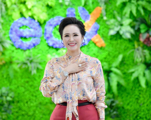 Một ngày trở lại làm cô giáo của Nữ hoàng Bùi Thanh Hương tại trường Đại học edX - 2 Một ngày trở lại làm cô giáo của Nữ hoàng Bùi Thanh Hương tại trường Đại học edX - 2