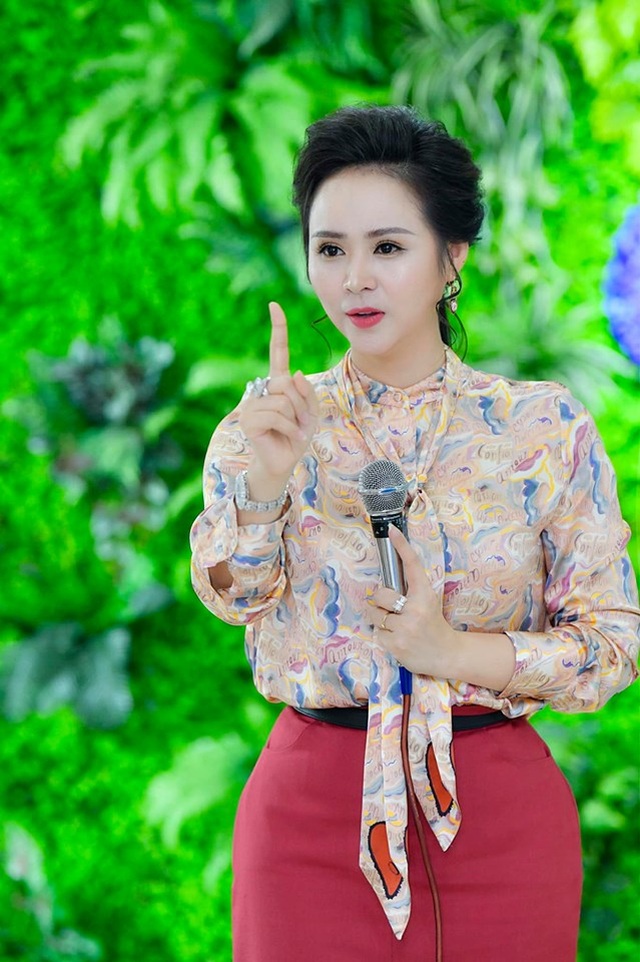 Một ngày trở lại làm cô giáo của Nữ hoàng Bùi Thanh Hương tại trường Đại học edX - 4 Một ngày trở lại làm cô giáo của Nữ hoàng Bùi Thanh Hương tại trường Đại học edX - 4