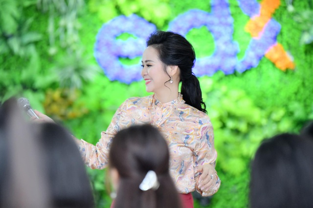 Một ngày trở lại làm cô giáo của Nữ hoàng Bùi Thanh Hương tại trường Đại học edX - 7 Một ngày trở lại làm cô giáo của Nữ hoàng Bùi Thanh Hương tại trường Đại học edX - 7