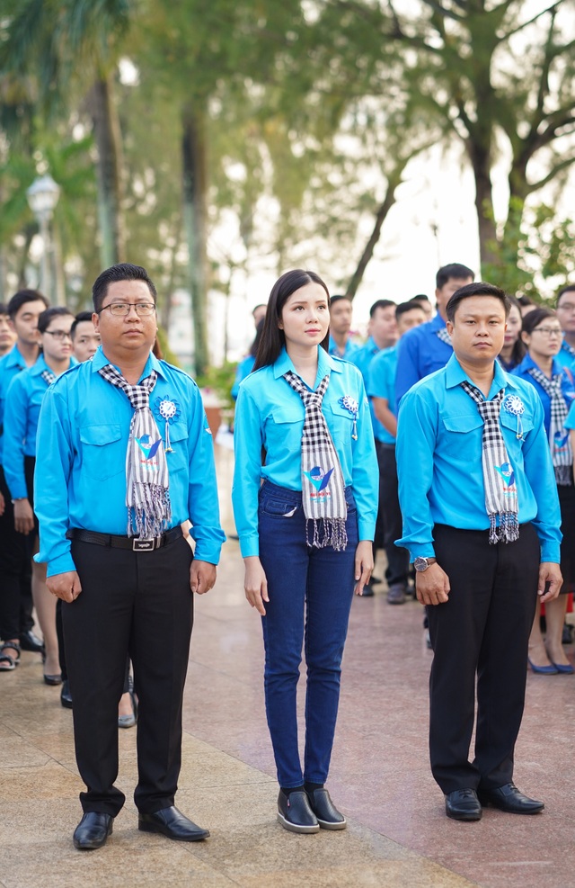 Hoa khôi Huỳnh Thúy Vi vào Ban chấp hành Hội Liên hiệp Thanh niên Cần Thơ - 5 Hoa khôi Huỳnh Thúy Vi vào Ban chấp hành Hội Liên hiệp Thanh niên Cần Thơ - 5