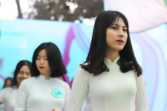Nữ sinh Sài thành tươi xinh trong cuộc thi Duyên dáng áo dài - 2 Nữ sinh Sài thành tươi xinh trong cuộc thi Duyên dáng áo dài - 2