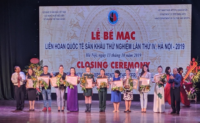 Quách Thu Phương bất ngờ đoạt Huy chương Vàng sau 10 năm nghỉ diễn - 2 Quách Thu Phương bất ngờ đoạt Huy chương Vàng sau 10 năm nghỉ diễn - 2