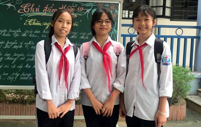 Ba học sinh nhặt được 50 triệu đồng, nhờ công an tìm người đánh rơi - 1 Ba học sinh nhặt được 50 triệu đồng, nhờ công an tìm người đánh rơi - 1
