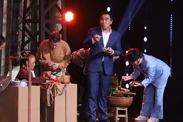 MC Quyền Linh: “Tôi từng phải đi bán bánh đúc, bánh lọt, rao khản cả cổ” - 4 MC Quyền Linh: “Tôi từng phải đi bán bánh đúc, bánh lọt, rao khản cả cổ” - 4