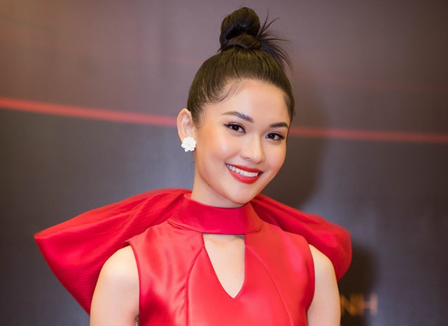 Hoa hậu Tiểu Vy bị chê khi thay đổi hình ảnh - 4 Hoa hậu Tiểu Vy bị chê khi thay đổi hình ảnh - 4