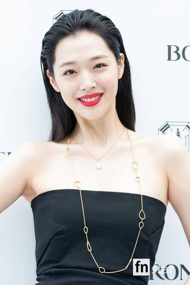 Sulli: Bi kịch của ngôi sao trẻ sống trong cô đơn và tha thiết được yêu thương - 8