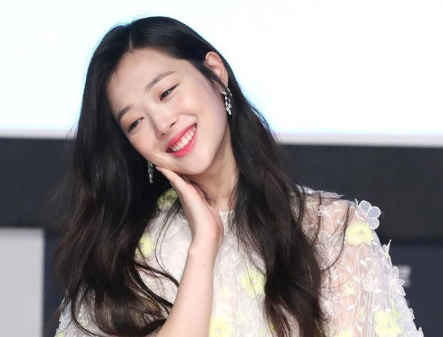 Sulli: Bi kịch của ngôi sao trẻ sống trong cô đơn và tha thiết được yêu thương - 13