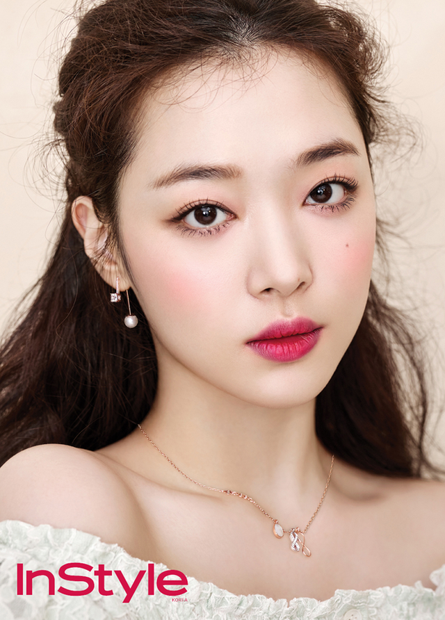 Cảnh sát phong toả nhà riêng của Sulli, thi thể nữ ca sĩ trẻ được đưa tới viện - 10 Cảnh sát phong toả nhà riêng của Sulli, thi thể nữ ca sĩ trẻ được đưa tới viện - 10