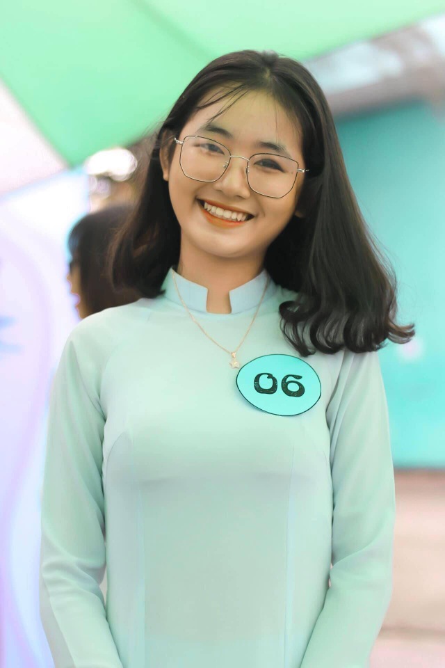 Nữ sinh Sài thành tươi xinh trong cuộc thi Duyên dáng áo dài - 3 Nữ sinh Sài thành tươi xinh trong cuộc thi Duyên dáng áo dài - 3