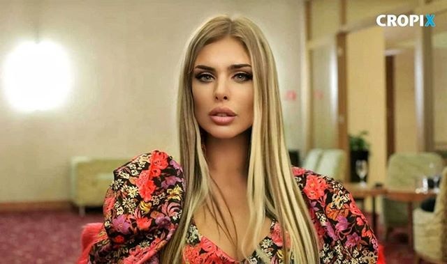 Cựu người mẫu Playboy 31 tuổi tuyên bố tranh cử tổng thống Croatia - 1