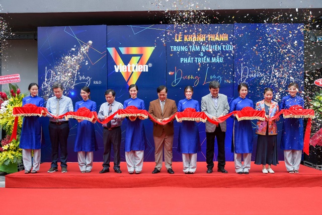 Khánh thành Trung tâm nghiên cứu và phát triển mẫu Dương Long RD - 1 Khánh thành Trung tâm nghiên cứu và phát triển mẫu Dương Long RD - 1