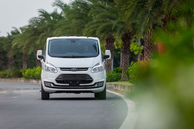 Ford Tourneo - Hai thập kỷ đồng hành cùng doanh nhân thành đạt - 1