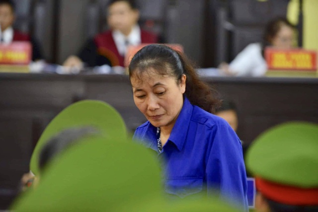 Xét xử vụ gian lận thi cử Sơn La: “Cứ làm đi, vì năm nay có cả trường hợp của sếp!” - 1 Xét xử vụ gian lận thi cử Sơn La: “Cứ làm đi, vì năm nay có cả trường hợp của sếp!” - 1