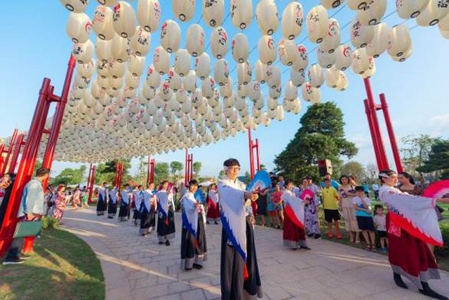 Ông Aoyagi Yoichiro, Hạ nghị sĩ Quốc Hội Nhật Bản: “Kỳ quan” tại Vinhomes Smart City là của hiếm ngay cả với Nhật Bản” - 4 Ông Aoyagi Yoichiro, Hạ nghị sĩ Quốc Hội Nhật Bản: “Kỳ quan” tại Vinhomes Smart City là của hiếm ngay cả với Nhật Bản” - 4