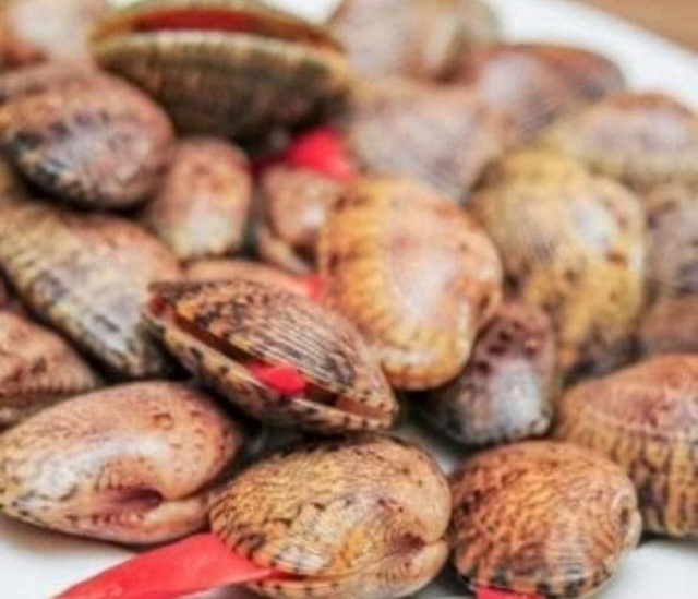 Người tung tin “ăn sò lụa đỏ ngộ độc” bị phạt 10 triệu đồng - 2 Người tung tin “ăn sò lụa đỏ ngộ độc” bị phạt 10 triệu đồng - 2