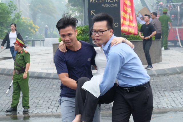 Trực thăng tham gia diễn tập phòng cháy chữa cháy ở Đà Nẵng - 6 Trực thăng tham gia diễn tập phòng cháy chữa cháy ở Đà Nẵng - 6