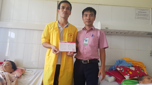 Thai phụ suýt bỏ mạng dưới gầm xe tải được bạn đọc giúp đỡ hơn 500 triệu đồng - 3 Thai phụ suýt bỏ mạng dưới gầm xe tải được bạn đọc giúp đỡ hơn 500 triệu đồng - 3