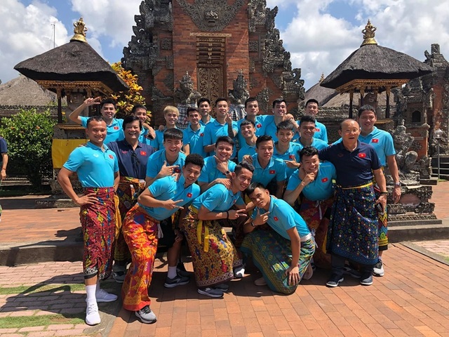 Đội tuyển Việt Nam thăm đền ở Bali, lên máy bay về nước - Ảnh minh hoạ 2