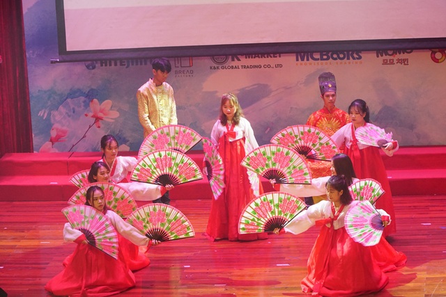 Tưng bừng ngày hội tiếng Hàn Hangeulnal tại Hà Nội - 8 Tưng bừng ngày hội tiếng Hàn Hangeulnal tại Hà Nội - 8
