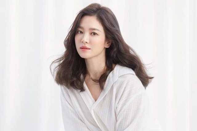 Các thành viên nhóm f(x) và người thân đưa Sulli đến nơi yên nghỉ cuối cùng - 6 Các thành viên nhóm f(x) và người thân đưa Sulli đến nơi yên nghỉ cuối cùng - 6