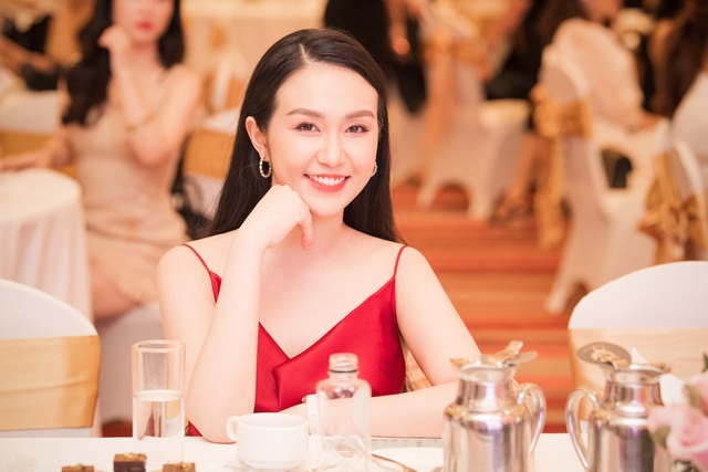Á hậu Tường San được Đỗ Mỹ Linh, Huyền My chia sẻ trước thi Hoa hậu Quốc tế - 16 Á hậu Tường San được Đỗ Mỹ Linh, Huyền My chia sẻ trước thi Hoa hậu Quốc tế - 16