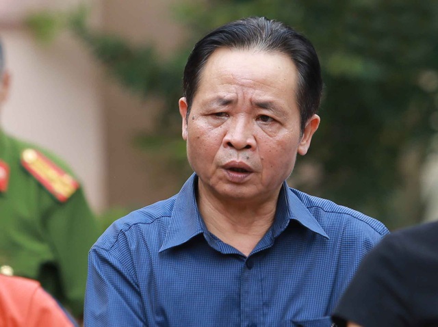 Cựu giám đốc Sở Giáo dục Hà Giang: Tôi dùng thuốc an thần cũng không ngủ được - 2 Cựu giám đốc Sở Giáo dục Hà Giang: Tôi dùng thuốc an thần cũng không ngủ được - 2