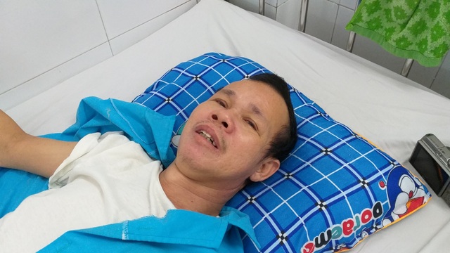 Bạn đọc giúp đỡ vợ chồng người đàn ông bị cổng làng đè suýt chết… gần 20 triệu đồng - 2 Bạn đọc giúp đỡ vợ chồng người đàn ông bị cổng làng đè suýt chết… gần 20 triệu đồng - 2