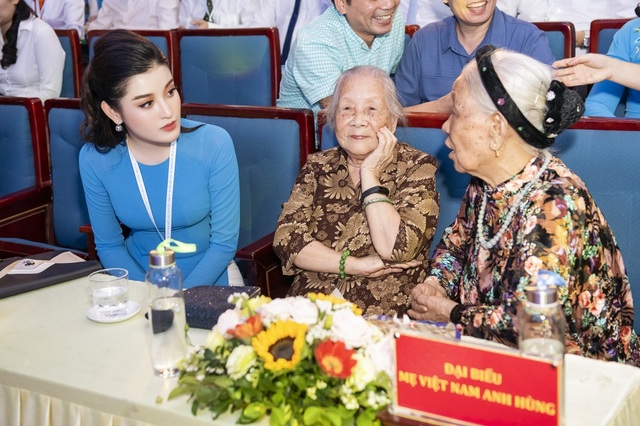 Vừa đón tin vui, Huyền My đã được Xuân Bắc hứa hẹn làm MC đám cưới - 6 Vừa đón tin vui, Huyền My đã được Xuân Bắc hứa hẹn làm MC đám cưới - 6