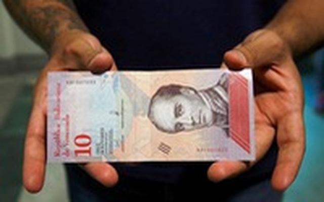 Venezuela tăng gần 4 lần lương tối thiểu đối phó siêu lạm phát - 1 Venezuela tăng gần 4 lần lương tối thiểu đối phó siêu lạm phát - 1