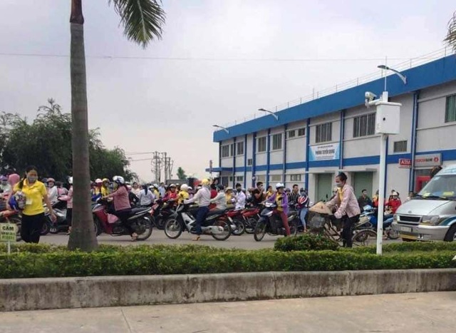 Liên tiếp công nhân có biểu hiện nghi ngộ độc khí - 1 Liên tiếp công nhân có biểu hiện nghi ngộ độc khí - 1
