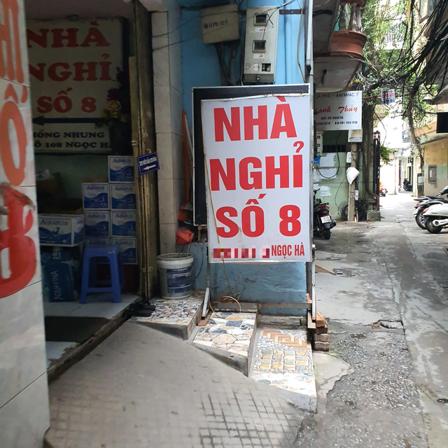 Dân Hà Nội kéo nhau ra nhà nghỉ tắm giặt, tốn tiền triệu mỗi ngày cho sinh hoạt - 1 Dân Hà Nội kéo nhau ra nhà nghỉ tắm giặt, tốn tiền triệu mỗi ngày cho sinh hoạt - 1