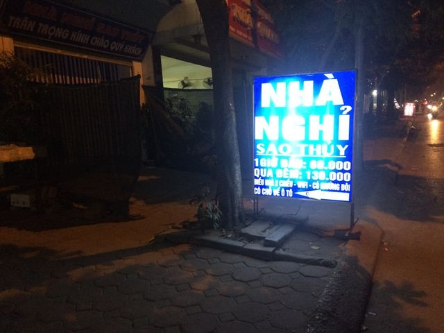 Dân Hà Nội kéo nhau ra nhà nghỉ tắm giặt, tốn tiền triệu mỗi ngày cho sinh hoạt - 4 Dân Hà Nội kéo nhau ra nhà nghỉ tắm giặt, tốn tiền triệu mỗi ngày cho sinh hoạt - 4