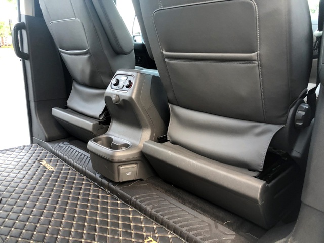 Ford Tourneo - Triết lí thực dụng xe Mỹ - 4