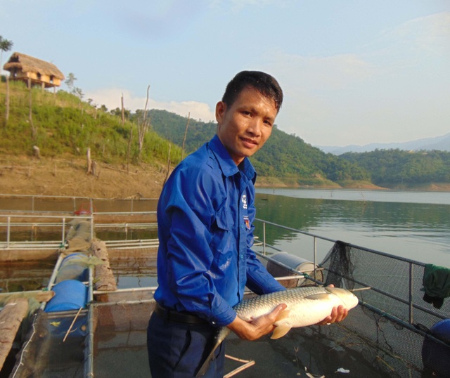 Nghệ An: Bí thư Đoàn xã nuôi cá lồng bè, thu nhập trăm triệu đồng mỗi tháng - 1 Nghệ An: Bí thư Đoàn xã nuôi cá lồng bè, thu nhập trăm triệu đồng mỗi tháng - 1