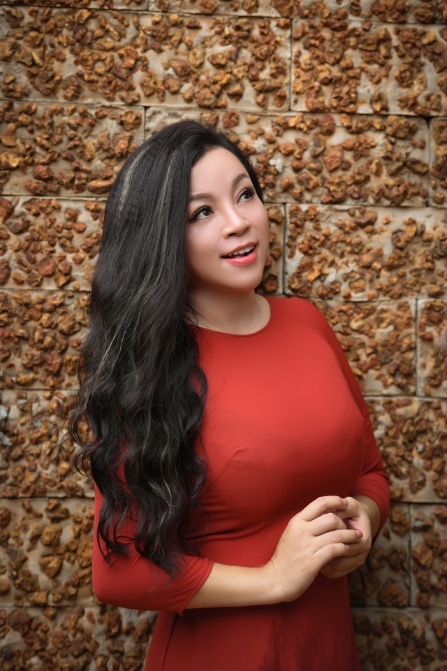 NSƯT Tố Nga ra mắt album tạ ơn các bà mẹ nhân Ngày Phụ nữ Việt Nam - 1 NSƯT Tố Nga ra mắt album tạ ơn các bà mẹ nhân Ngày Phụ nữ Việt Nam - 1