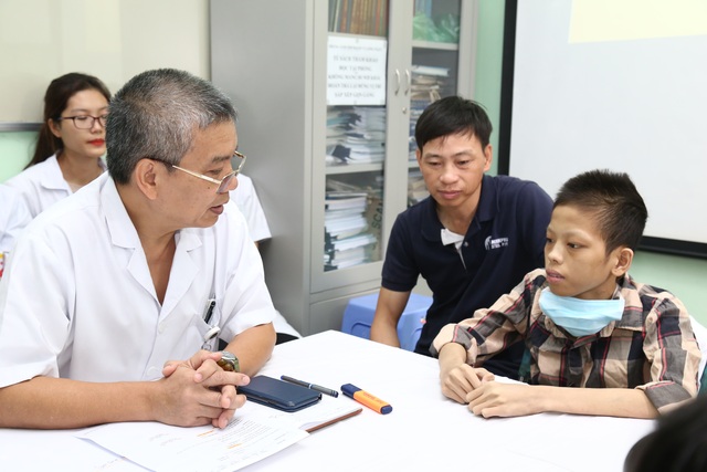 Chàng thanh niên siêu còi và hành trình nằm viện 300 ngày nhiều lần chết đi sống lại - 3 Chàng thanh niên siêu còi và hành trình nằm viện 300 ngày nhiều lần chết đi sống lại - 3