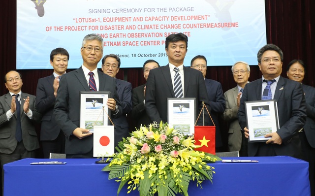 Vệ tinh LOTUSat-1 dự kiến được phóng vào năm 2023 - 1 Vệ tinh LOTUSat-1 dự kiến được phóng vào năm 2023 - 1