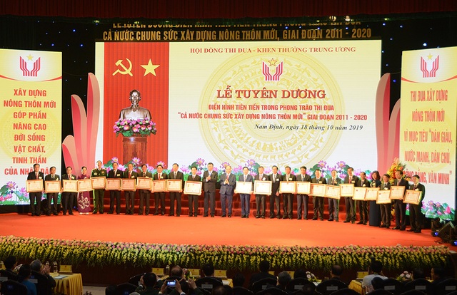 EVN đón nhận Huân chương Lao động hạng nhất vì những đóng góp cho chương trình xây dựng nông thôn mới - 2 EVN đón nhận Huân chương Lao động hạng nhất vì những đóng góp cho chương trình xây dựng nông thôn mới - 2