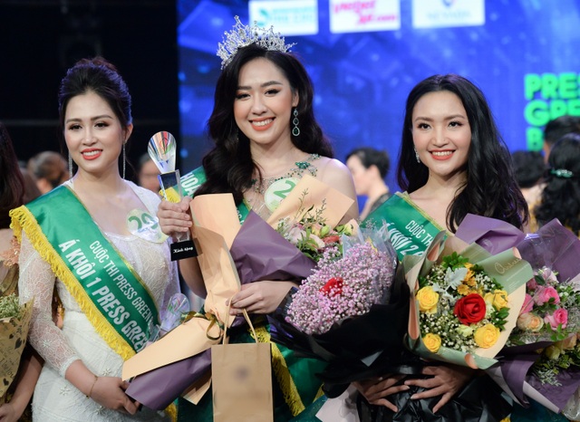 Phóng viên  đăng quang Á khôi 2 Press Green Beauty 2019