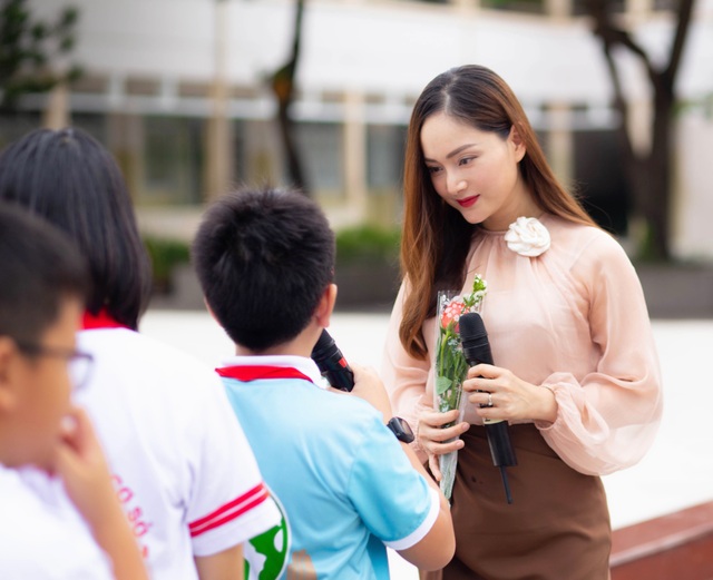Lan Phương kể quá khứ bị quấy rối, bày tỏ phụ nữ cần được bảo vệ - 5 Lan Phương kể quá khứ bị quấy rối, bày tỏ phụ nữ cần được bảo vệ - 5