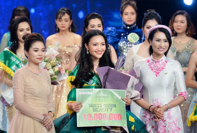 Phóng viên  đăng quang Á khôi 2 Press Green Beauty 2019 - Ảnh minh hoạ 13