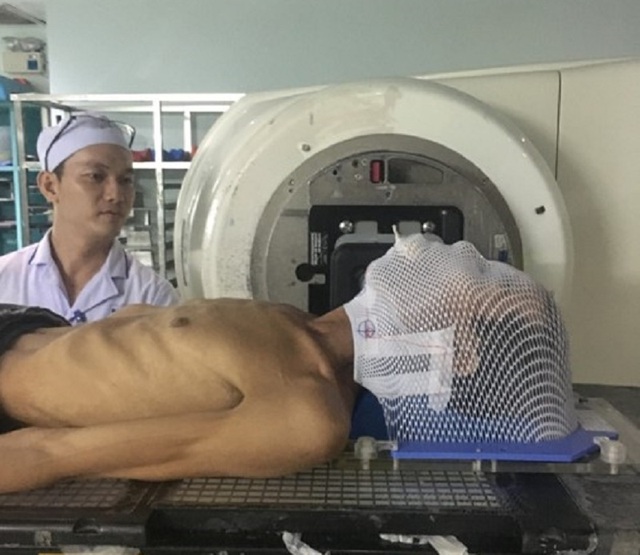 Nhiều người bỗng nhiên phải cắt lưỡi vì ung thư - 2 Nhiều người bỗng nhiên phải cắt lưỡi vì ung thư - 2