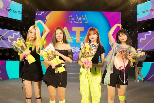 G-Reyish xuất hiện ấn tượng tại ngày hội All Together Asia - 6 G-Reyish xuất hiện ấn tượng tại ngày hội All Together Asia - 6