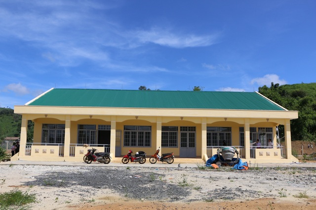 Hàng chục đứa trẻ vẫn thất học dù năm học mới đã hơn 1 tháng - 6 Hàng chục đứa trẻ vẫn thất học dù năm học mới đã hơn 1 tháng - 6