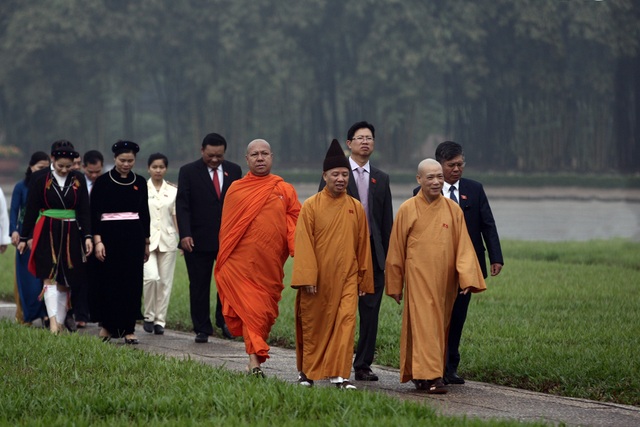 Lãnh đạo Đảng và Nhà nước vào Lăng viếng Chủ tịch Hồ Chí Minh - Ảnh minh hoạ 9